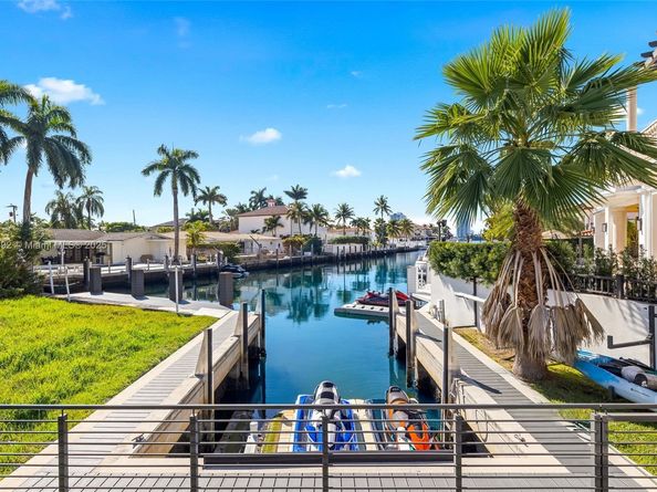 3462 NE 171st St, North Miami Beach FL 33160