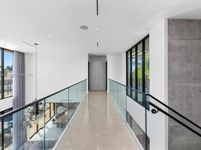 3462 NE 171st St, North Miami Beach FL 33160