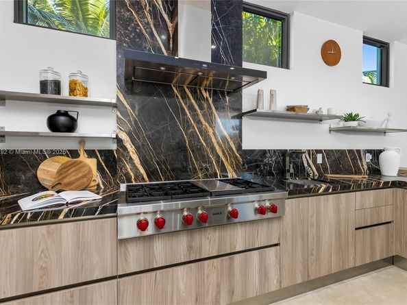 3462 NE 171st St, North Miami Beach FL 33160