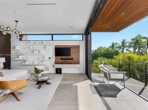 3462 NE 171st St, North Miami Beach FL 33160