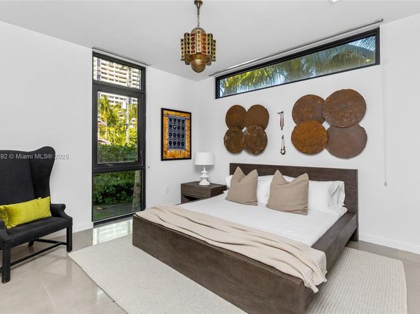 3462 NE 171st St, North Miami Beach FL 33160