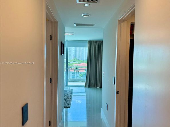 2950 NE 188th St 443, Aventura FL 33180