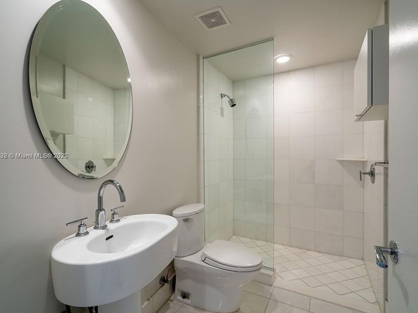 2950 NE 188th St 443, Aventura FL 33180