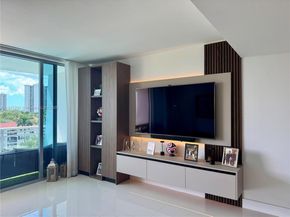 2950 NE 188th St 443, Aventura FL 33180