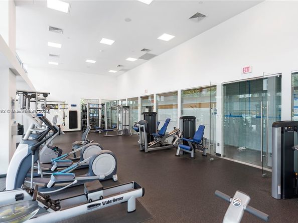 2950 NE 188th St 443, Aventura FL 33180