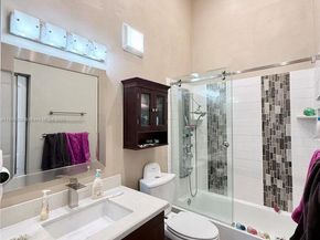 7645 NW 38th Ct, Sunrise FL 33351
