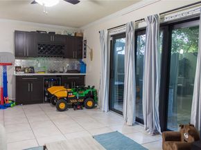 7645 NW 38th Ct, Sunrise FL 33351