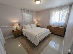 442 NE 162nd St, Miami FL 33162