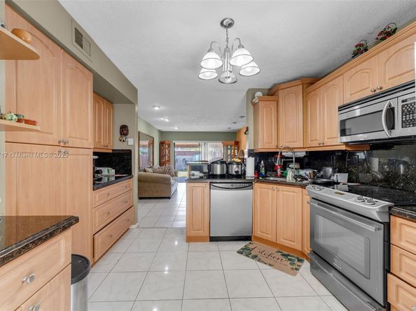 13325 SW 8th Ln, Miami FL 33184