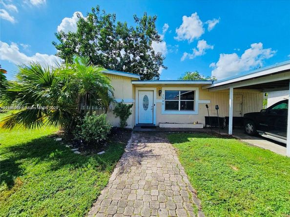 2540 NW 15th St, Fort Lauderdale FL 33311