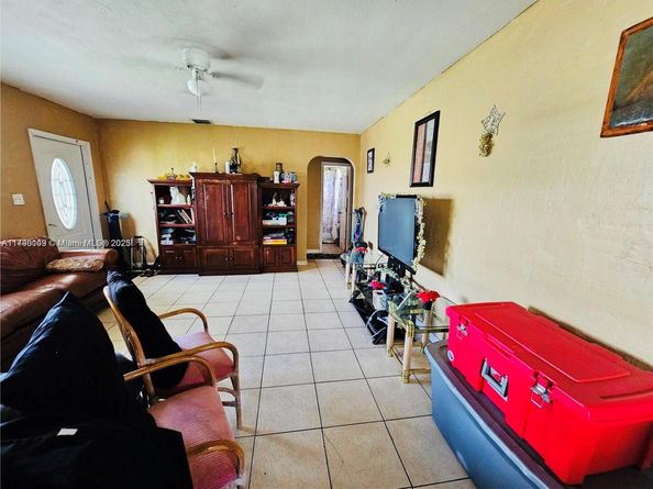 2540 NW 15th St, Fort Lauderdale FL 33311
