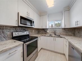 8048 SW 80 Av D4, Miami FL 33143