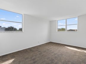 2821 Somerset Dr 302, Lauderdale Lakes FL 33311