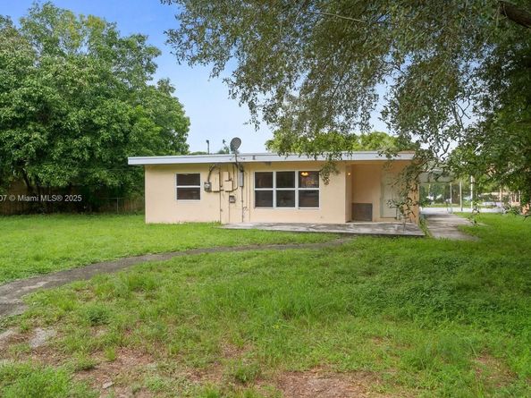 1512 NW 16th Ln, Fort Lauderdale FL 33311