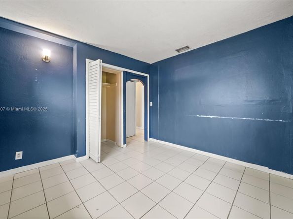 1512 NW 16th Ln, Fort Lauderdale FL 33311