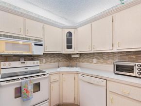 336 Pine Ridge Cir B1, Green Acres FL 33463