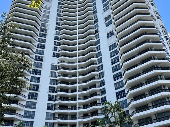3530 Mystic Pointe Dr 1711, Aventura FL 33180