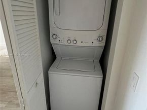 121 NE 34th St 1103, Miami FL 33137