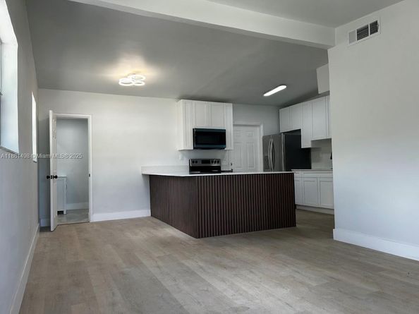 530 NW 30th Ave, Fort Lauderdale FL 33311