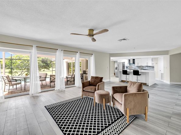 5706 Guava Dr, Tamarac FL 33319