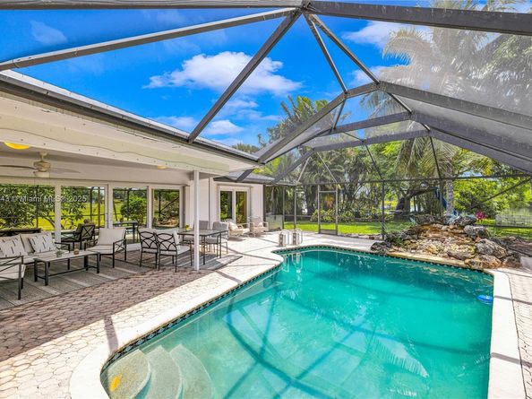 5706 Guava Dr, Tamarac FL 33319