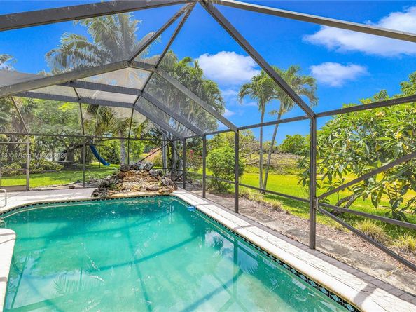 5706 Guava Dr, Tamarac FL 33319