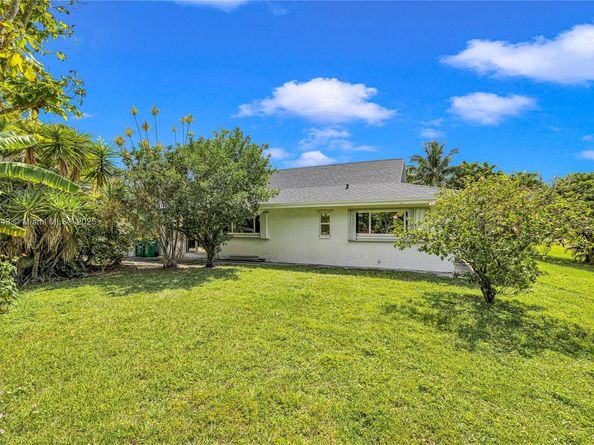 5706 Guava Dr, Tamarac FL 33319