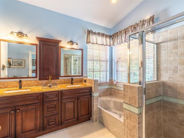 5305 NW 126th Dr, Coral Springs FL 33076