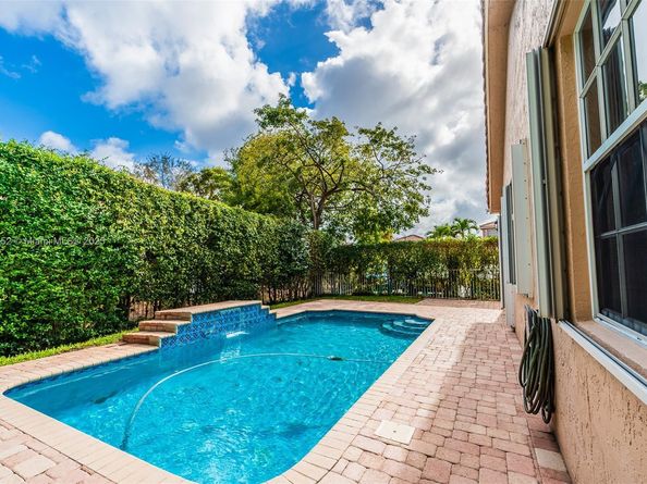 5305 NW 126th Dr, Coral Springs FL 33076