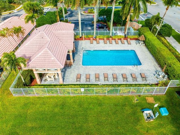5305 NW 126th Dr, Coral Springs FL 33076