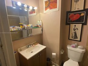 Undisclosed Address #A11885602, North Lauderdale FL 33068