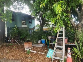 Undisclosed Address #A11885602, North Lauderdale FL 33068