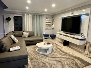 9523 NW 38th Pl, Sunrise FL 33351