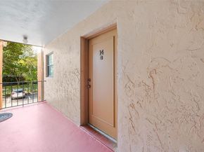 8901 N New River Canal Rd 14W, Plantation FL 33324
