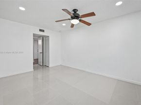 8901 N New River Canal Rd 14W, Plantation FL 33324