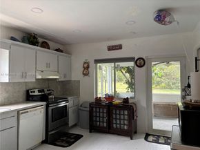 4609 Bayberry Ln, Tamarac FL 33319