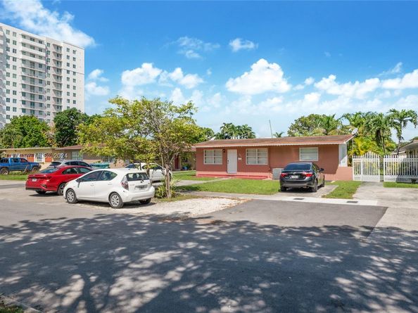 10815 SW 7th Ter, Sweetwater FL 33174