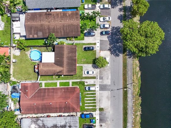 10815 SW 7th Ter, Sweetwater FL 33174