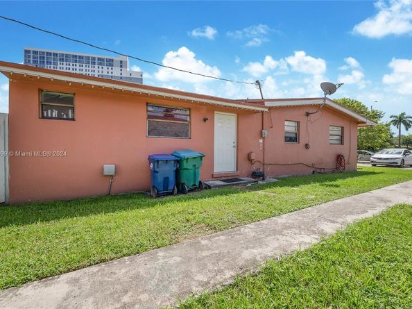 10815 SW 7th Ter, Sweetwater FL 33174