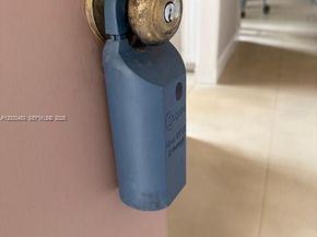 8429 Forest Hills Dr 301, Coral Springs FL 33065