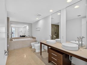 465 Brickell Ave 2002, Miami FL 33131