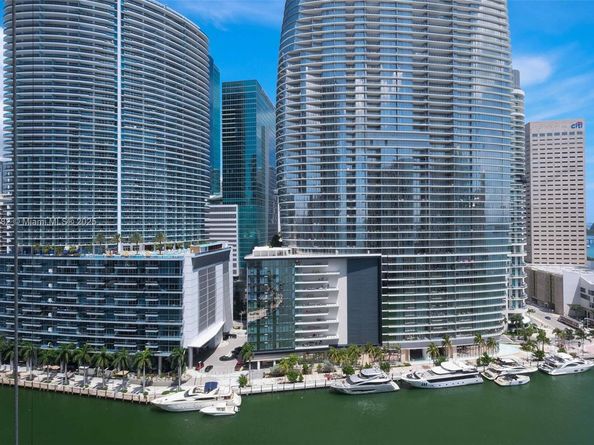 465 Brickell Ave 2002, Miami FL 33131