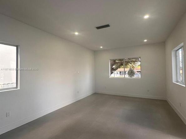 538 NW 17th Ave, Fort Lauderdale FL 33311