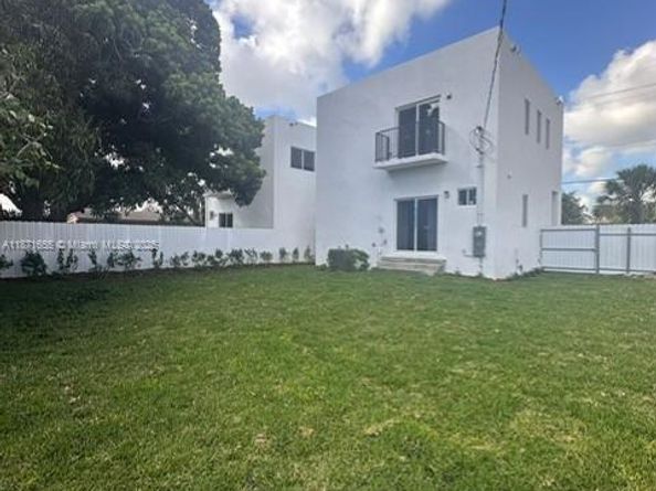 538 NW 17th Ave, Fort Lauderdale FL 33311