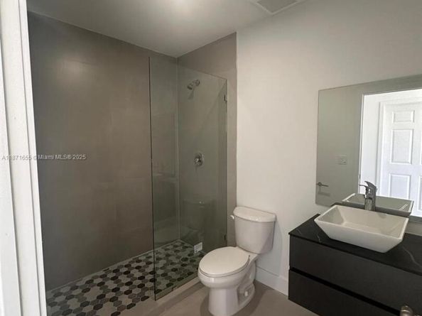 538 NW 17th Ave, Fort Lauderdale FL 33311