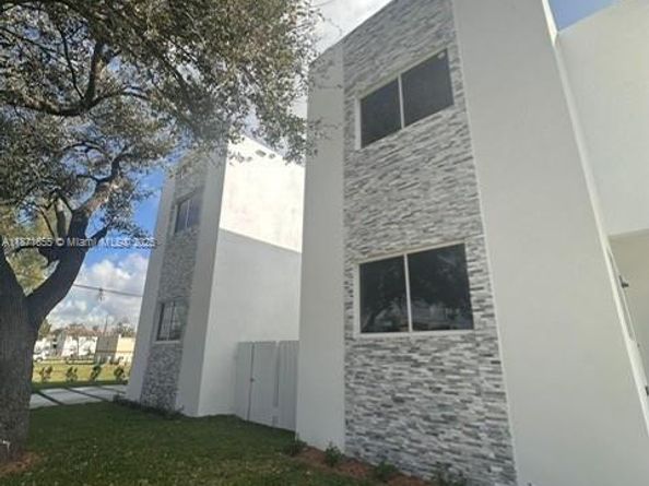 538 NW 17th Ave, Fort Lauderdale FL 33311