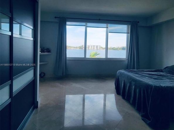 1100 NE 191st St 33, Miami FL 33179