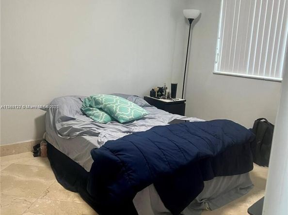 1100 NE 191st St 33, Miami FL 33179