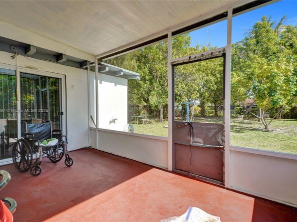 45 NW 127th St, North Miami FL 33168