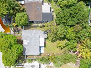 45 NW 127th St, North Miami FL 33168